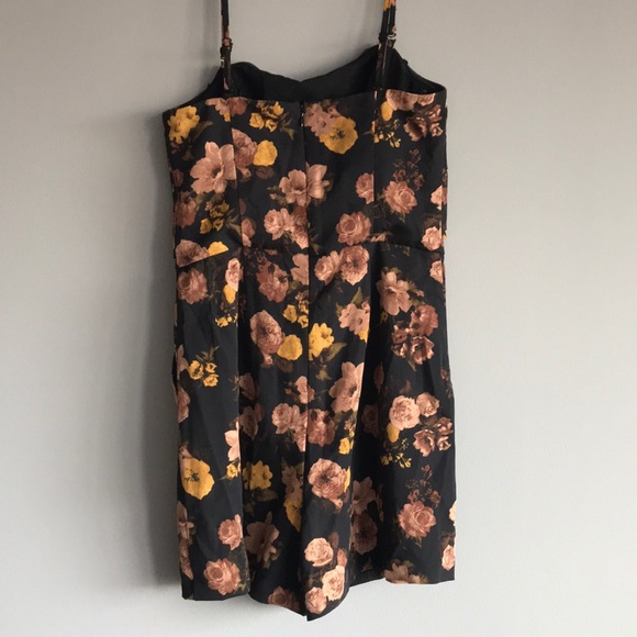 Twist front romper - Picture 5 of 5